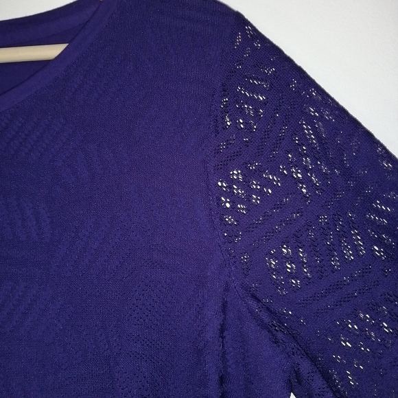 VAN HEUSEN LACE TOP COLOR PURPLE SIZE LARGE - Picture 2 of 5